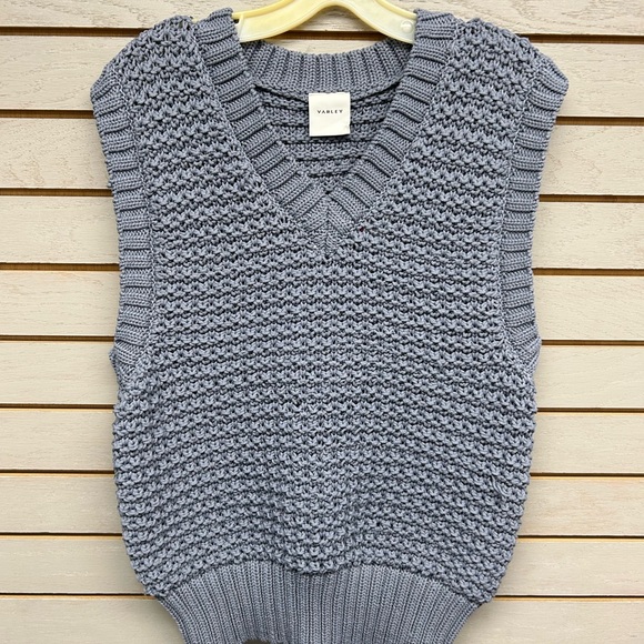 Varley Tops - Varley Textured Knit V-Neck Sweater Vest in Gray